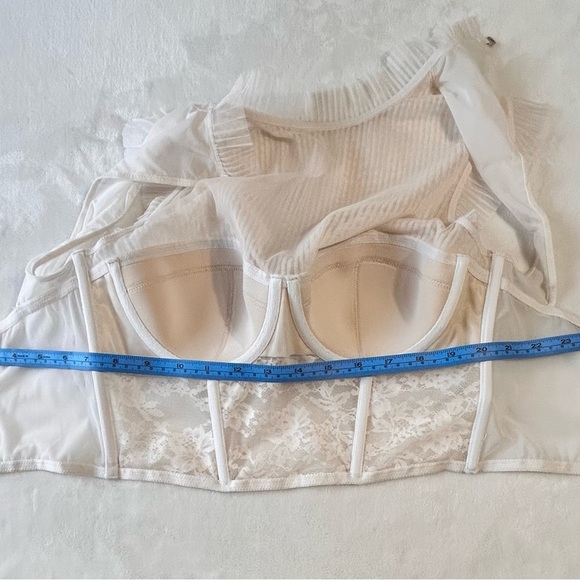 Victoria's Secret Cream Lace Top - Picture 11 of 12